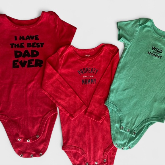 Carter's Other - 🧸 Bundle of 3 gender neutral boy girl onesies size 24mo